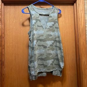 American eagle v neck